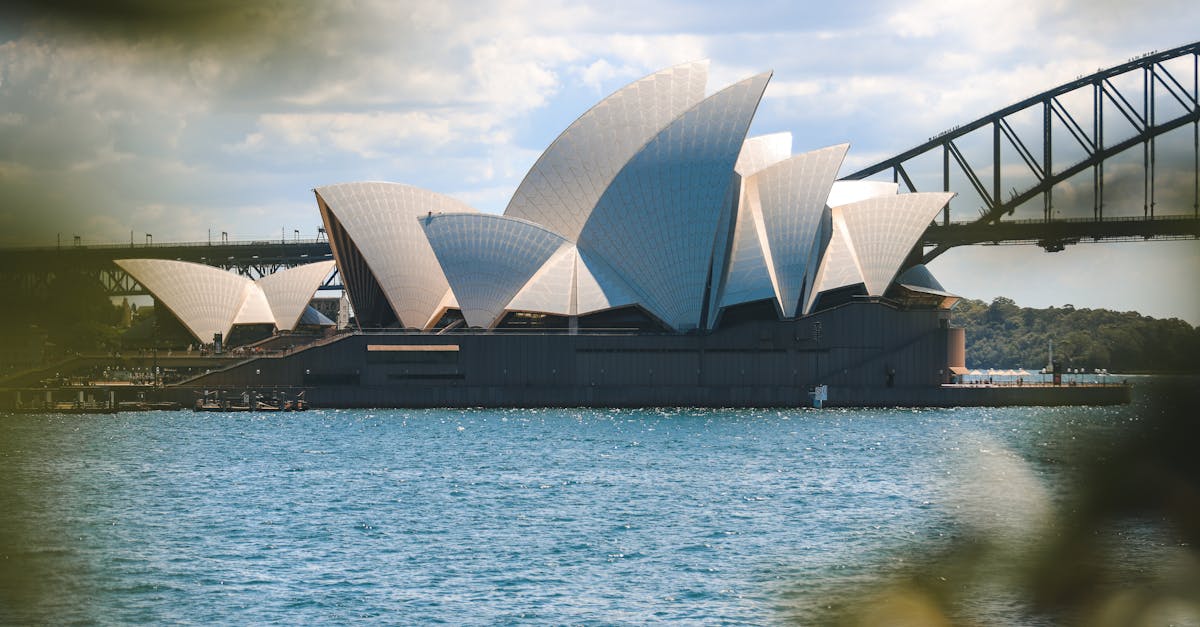 Comparing Costs: Mobile Mechanics vs. Traditional Auto Workshops